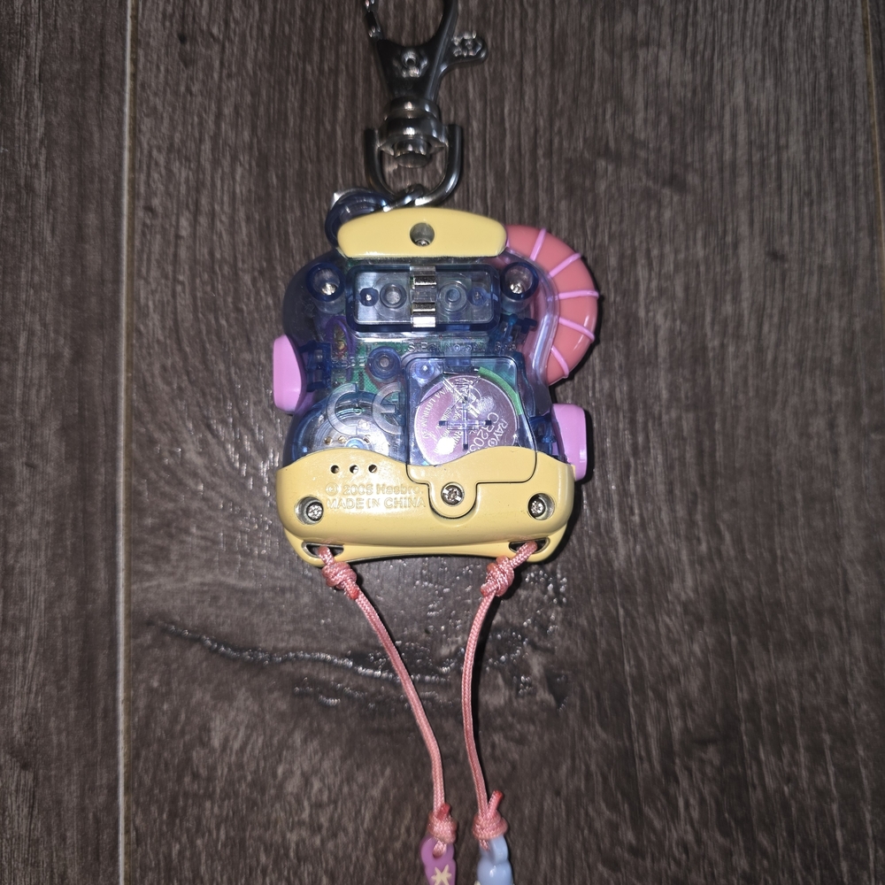 Littlest Pet Shop Digital Virtual Pet Hamster Handheld Electronic Keychain - Picture 2 of 3